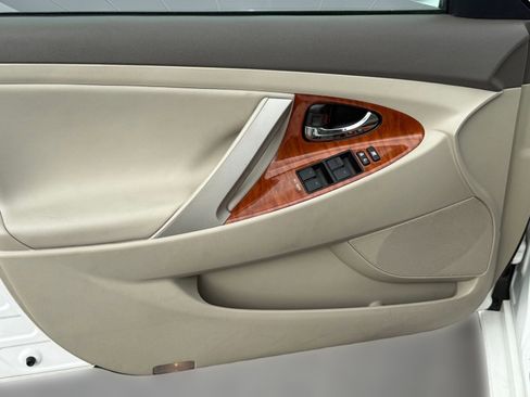 Used 2011 Toyota Camry XLE image 34