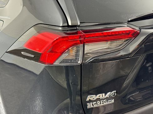 Used 2021 Toyota RAV4 XLE FWD image 36