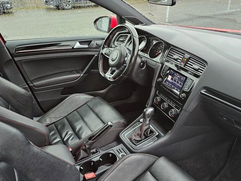 Used 2015 Volkswagen Golf image 11