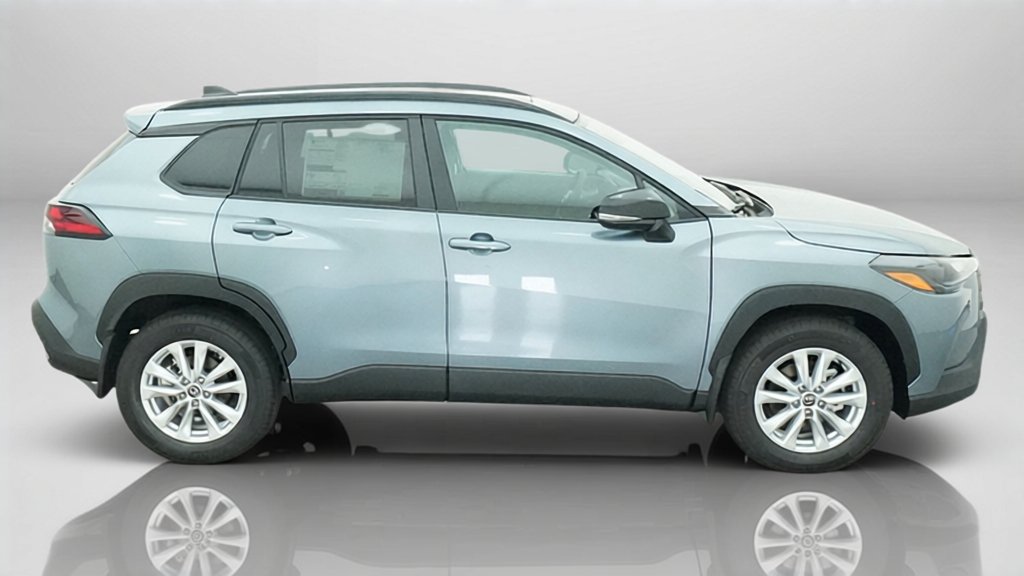 New 2026 Toyota Corolla Cross LE w/ Moonroof Package FWD image 7