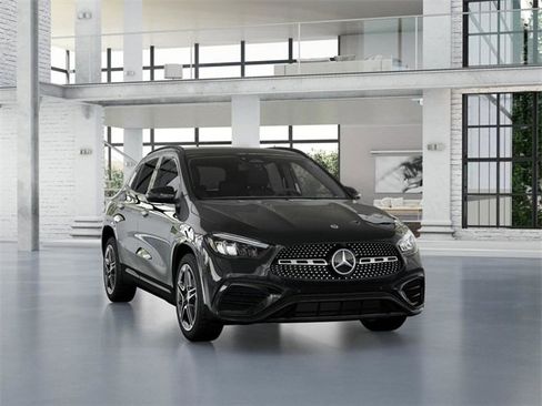 New 2025 Mercedes-Benz GLA 250 4MATIC image 9