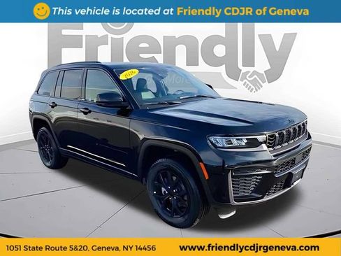 Used 2026 Jeep Grand Cherokee Altitude AWD/4WD image 3