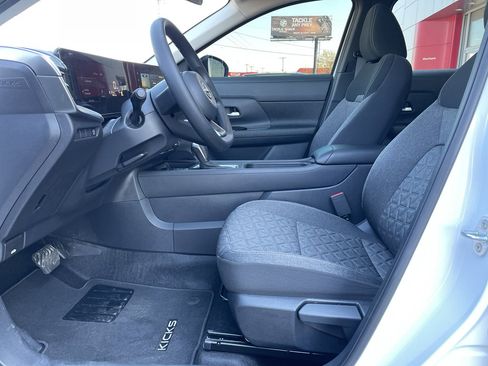 Certified 2025 Nissan Kicks SV w/ SV Premium Package FWD image 10