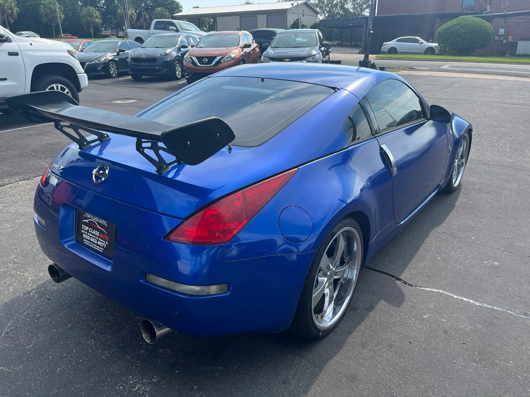Used 2005 Nissan 350Z Touring RWD image 4