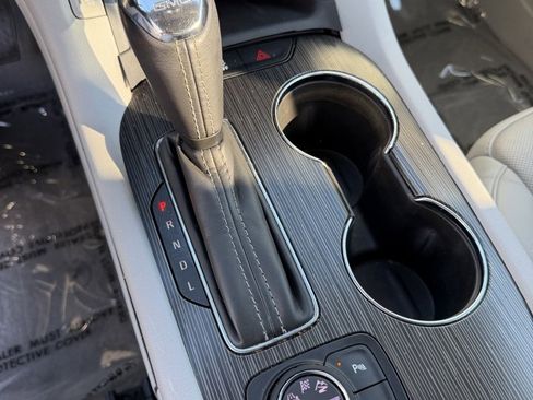 Used 2017 GMC Acadia SLT image 12