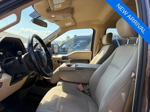 Used 2017 Ford F150 XLT w/ Equipment Group 302A Luxury AWD/4WD image 11