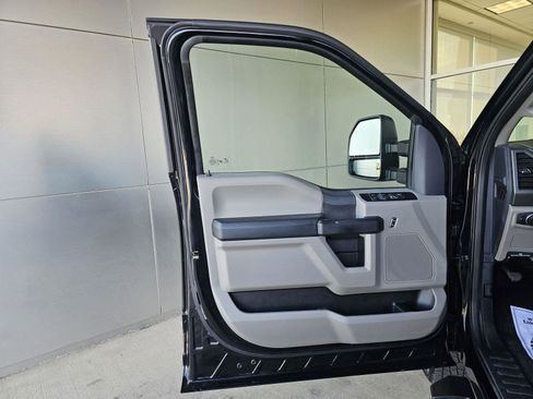 Used 2022 Ford F250 XL w/ Power Equipment Group image 44