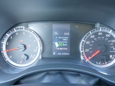 Used 2022 Toyota Highlander L image 26