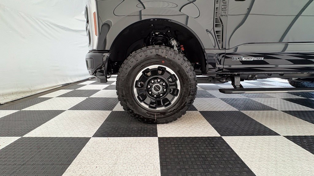 New 2026 Ford F350 Lariat w/ Tremor Off-Road Package AWD/4WD image 9