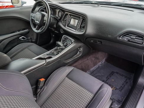 Used 2016 Dodge Challenger SXT image 14