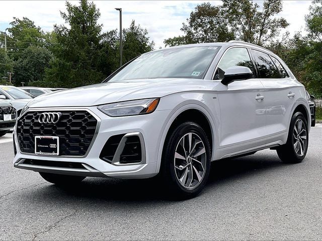 Used 2023 Audi Q5 2.0T Premium Plus w/ Premium Plus Package AWD/4WD image 2