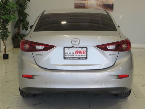 Used 2017 MAZDA MAZDA3 Touring image 4