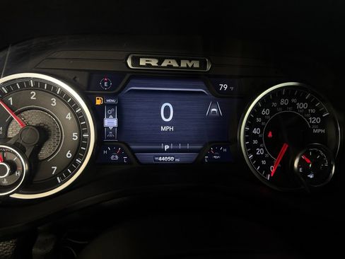 Used 2025 RAM 1500 Laramie AWD/4WD image 19