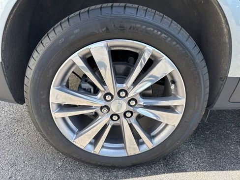 Used 2023 Cadillac XT5 Premium Luxury w/ LPO, Floor Liner Package AWD/4WD image 6