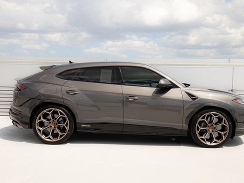 Used 2023 Lamborghini Urus Performante AWD/4WD image 48