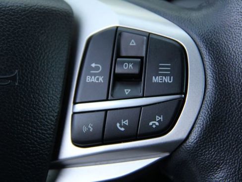 Used 2022 Ford Explorer XLT image 20