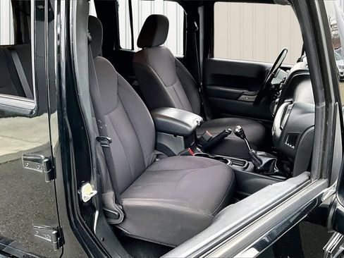 Used 2014 Jeep Wrangler Unlimited Sport w/ Power Convenience Group image 26