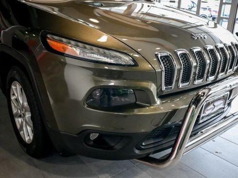 Used 2015 Jeep Cherokee Latitude AWD/4WD image 10