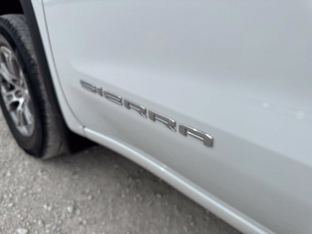 Used 2025 GMC Sierra 1500 SLT AWD/4WD image 11