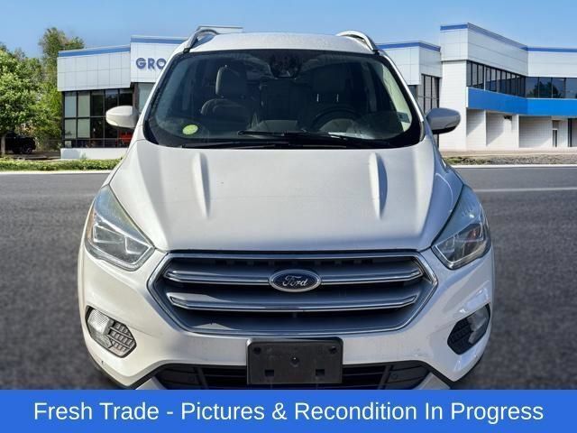 Used 2017 Ford Escape Titanium w/ Equipment Group 301A AWD/4WD image 8