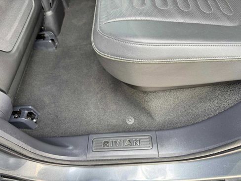 Used 2022 Rivian R1T Adventure image 39