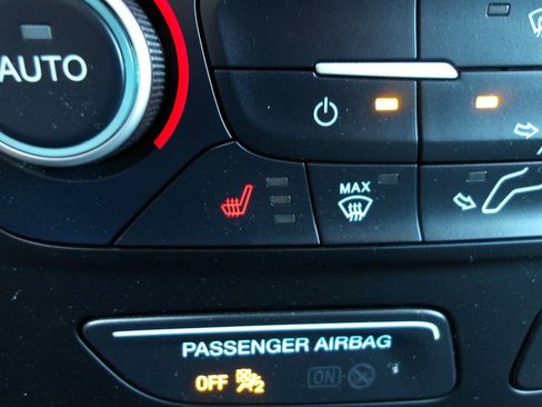 Used 2019 Ford Escape SE AWD/4WD image 16