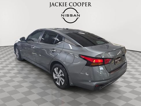Used 2022 Nissan Altima 2.5 S FWD image 7