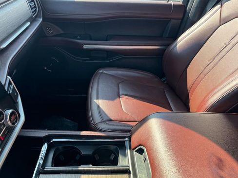 Used 2024 Ford Expedition Max Limited image 14