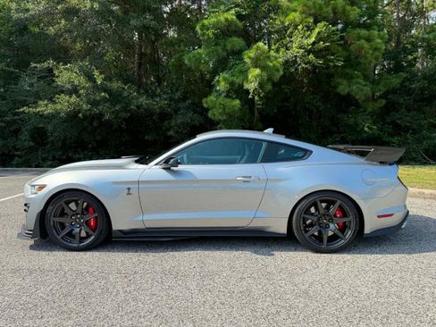 Used 2020 Ford Mustang Shelby GT500 w/ Carbon Fiber Track Pack RWD image 4