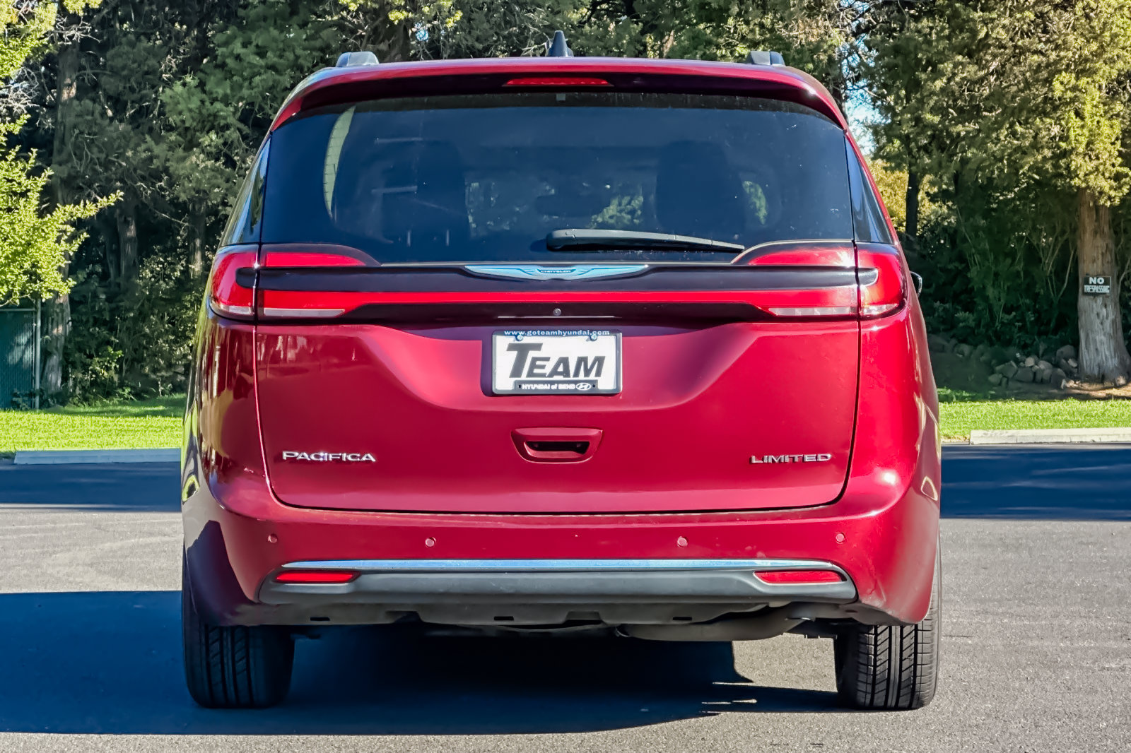Used 2023 Chrysler Pacifica Limited FWD image 5