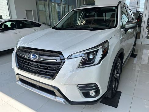 Used 2023 Subaru Forester Touring AWD/4WD image 2