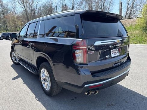 Used 2023 Chevrolet Suburban Premier image 6