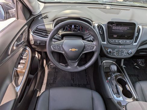 Used 2021 Chevrolet Malibu Premier FWD image 17