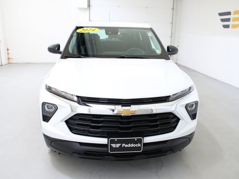 Used 2024 Chevrolet TrailBlazer LS image 2