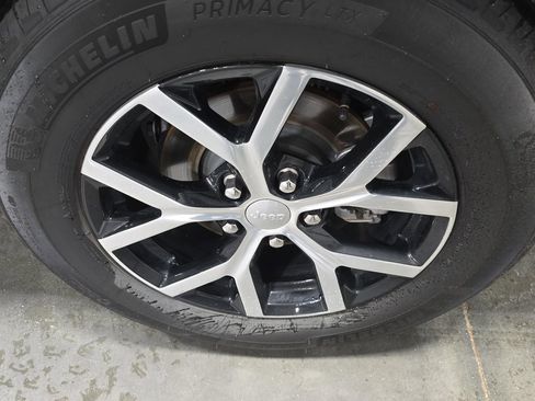 Used 2024 Jeep Grand Cherokee Limited image 28