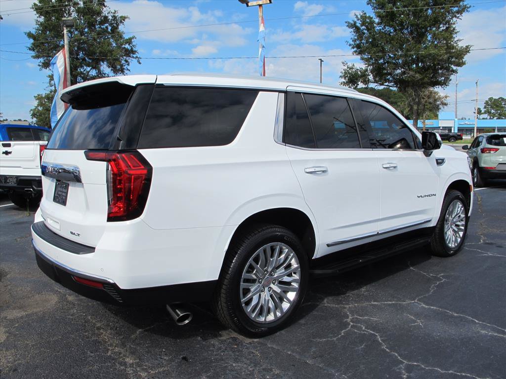Used 2023 GMC Yukon SLT w/ SLT Premium Package AWD/4WD image 3