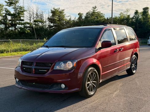 Used 2017 Dodge Grand Caravan GT FWD image 1