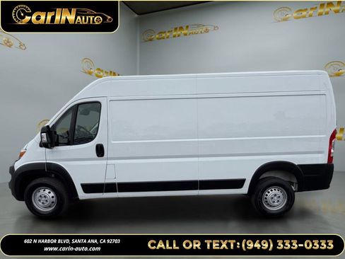 Used 2025 RAM ProMaster 2500 w/ Convenience Group image 5