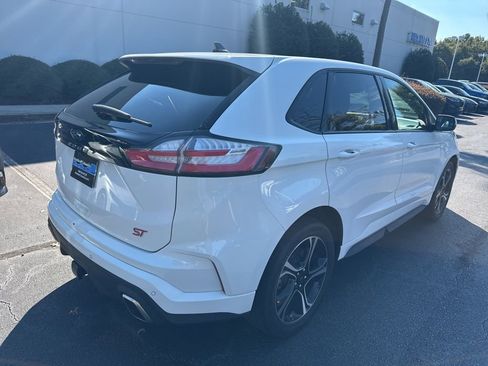 Used 2022 Ford Edge ST image 3