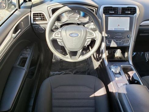 Used 2019 Ford Fusion SE image 15