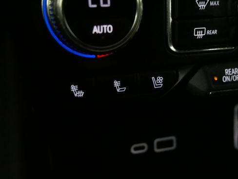 Used 2021 GMC Yukon SLT w/ SLT Premium Package AWD/4WD image 25
