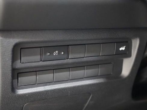 Used 2024 Mitsubishi Outlander SE image 19