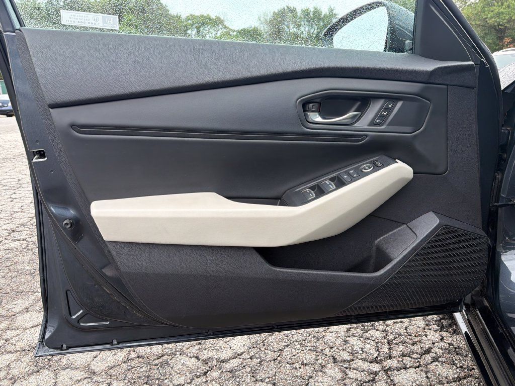 Used 2023 Honda Accord EX-L image 12