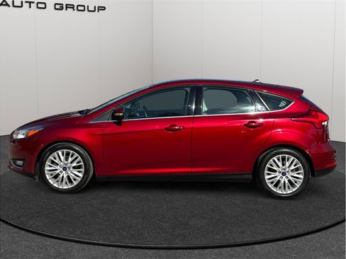 Used 2017 Ford Focus Titanium image 5