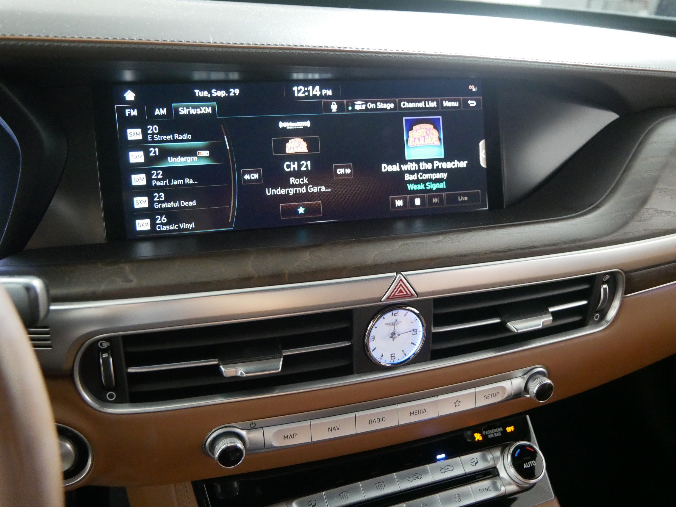 Used 2020 Genesis G90 5.0 Ultimate AWD/4WD image 22
