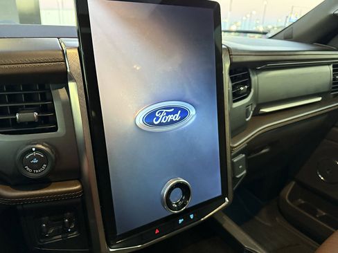 Used 2023 Ford Expedition Max King Ranch image 18