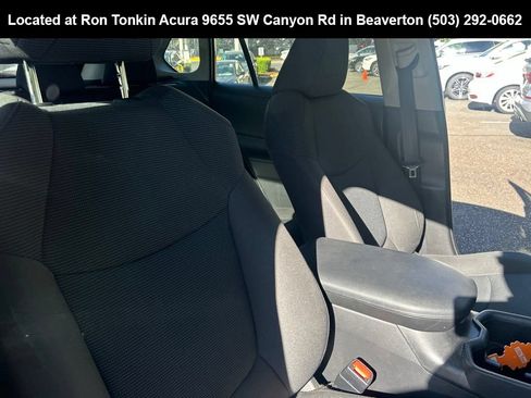 Used 2022 Toyota RAV4 LE AWD/4WD image 11