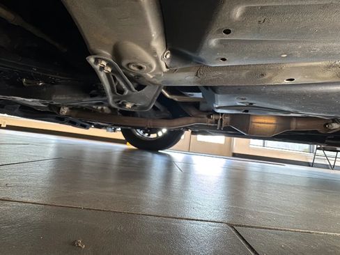 Used 2014 Toyota Sienna XLE w/ XLE Premium Package FWD image 14