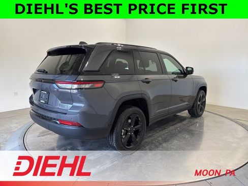 New 2025 Jeep Grand Cherokee Altitude w/ Trailer Tow Package image 7