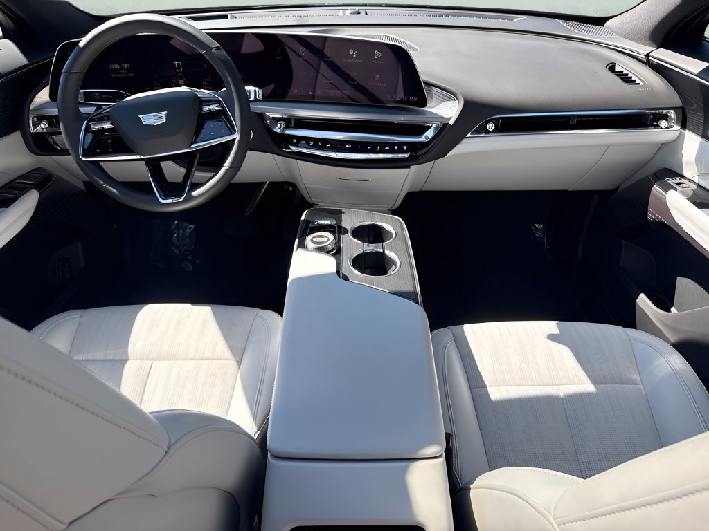 Used 2024 Cadillac Lyriq Luxury RWD image 15
